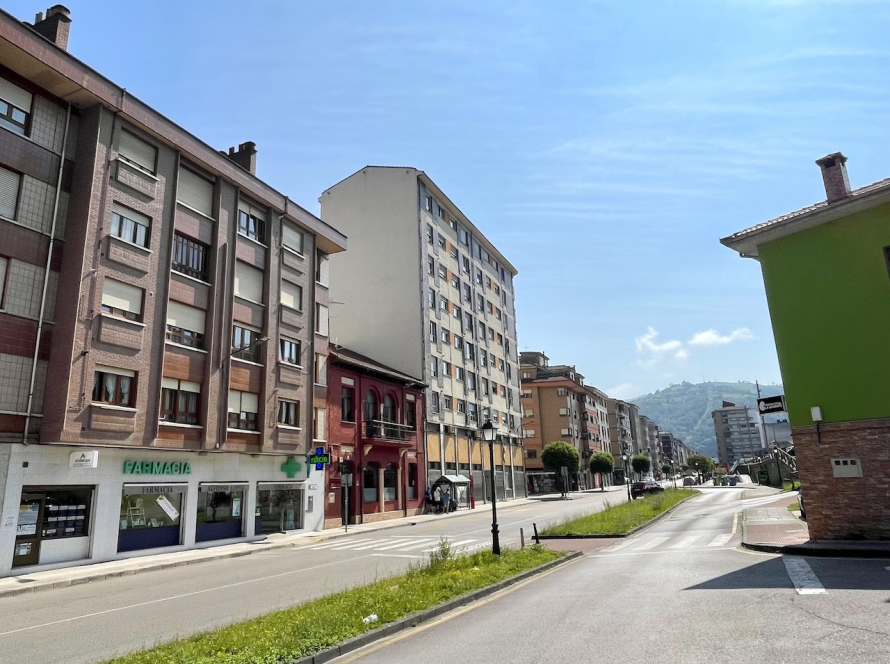 Avenida de la Vega en El Entrego, Asturias